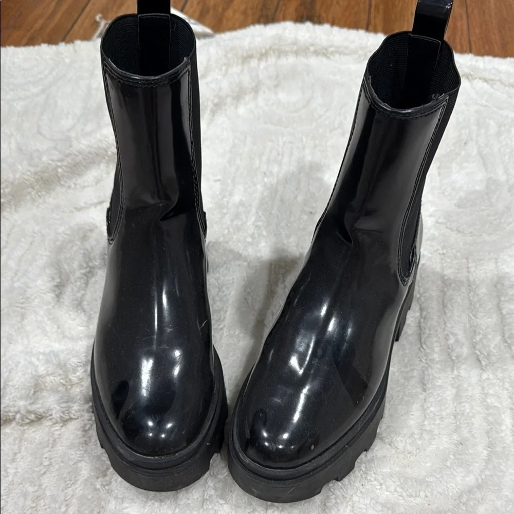 Black Chunky Chelsea Boots